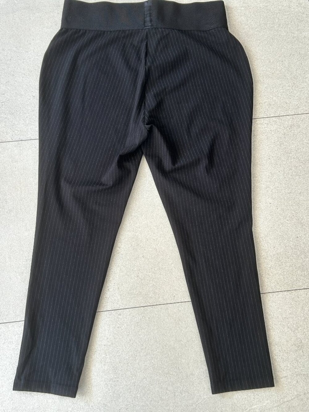 Calvin Klein Women's Pull -On Pinstripe Pants 1X - Picture 6 of 6